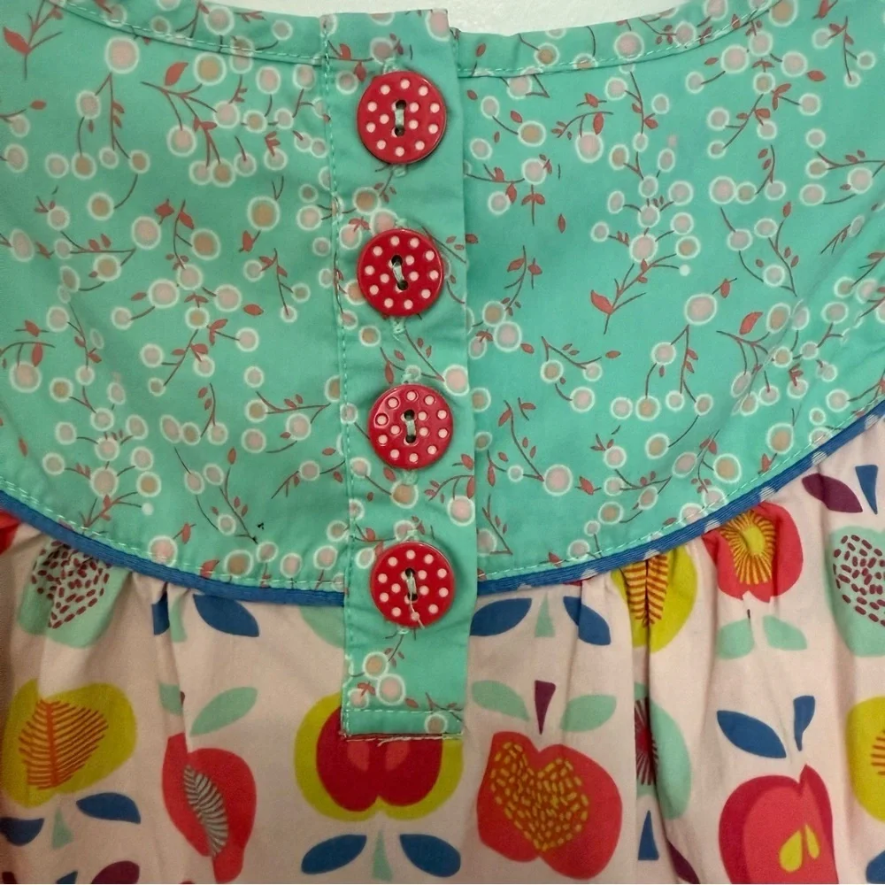Matilda Jane top size 8, perfect for back to school.